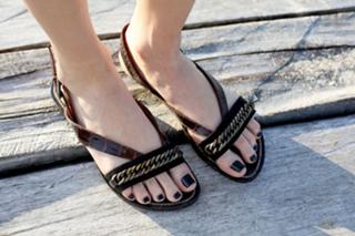 Chiara Ferragni feet photo thumbnail