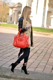Chiara Ferragni feet photo thumbnail