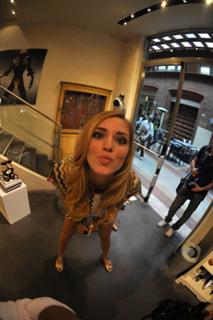 Chiara Ferragni feet photo thumbnail