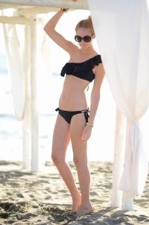 Chiara Ferragni feet photo thumbnail