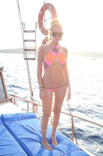 Chiara Ferragni feet photo thumbnail