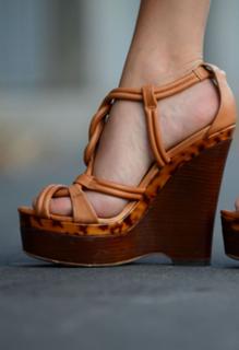 Chiara Ferragni feet photo thumbnail