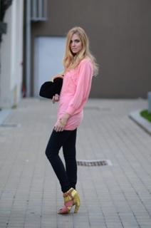 Chiara Ferragni feet photo thumbnail