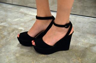 Chiara Ferragni feet photo thumbnail