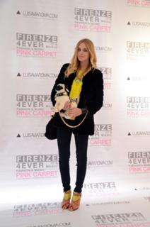 Chiara Ferragni feet photo thumbnail