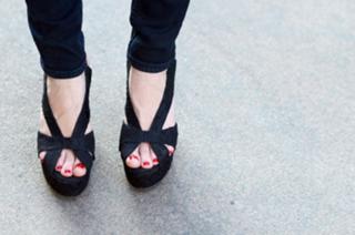 Chiara Ferragni feet photo thumbnail