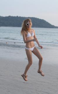 Chiara Ferragni feet photo thumbnail