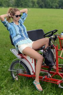 Chiara Ferragni feet photo thumbnail