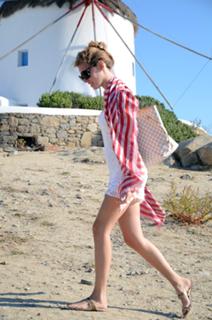 Chiara Ferragni feet photo thumbnail