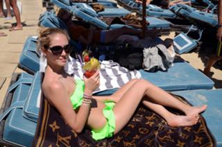 Chiara Ferragni feet photo thumbnail