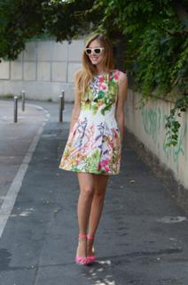 Chiara Ferragni feet photo thumbnail