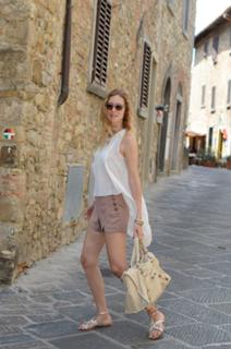 Chiara Ferragni feet photo thumbnail