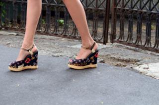 Chiara Ferragni feet photo thumbnail