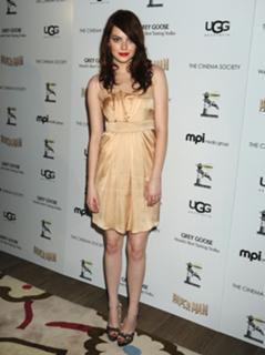 Emma Stone feet photo thumbnail