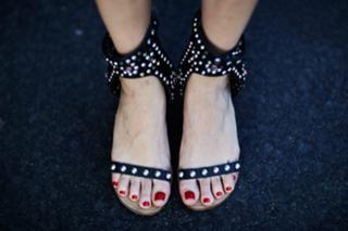 Chiara Ferragni feet photo thumbnail