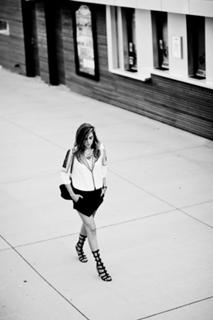Chiara Ferragni feet photo thumbnail
