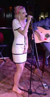 Pixie Lott feet photo thumbnail
