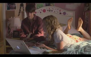 Brie Larson feet photo thumbnail