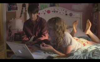 Brie Larson feet photo thumbnail