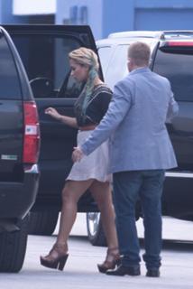 Demi Lovato feet photo thumbnail