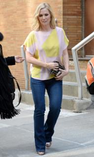Jennie Garth feet photo thumbnail