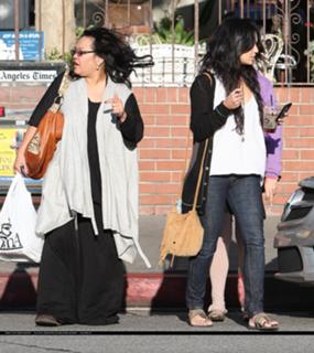 Vanessa Hudgens feet photo thumbnail