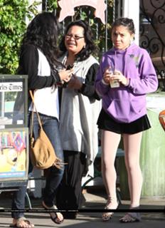 Vanessa Hudgens feet photo thumbnail