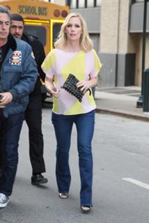 Jennie Garth feet photo thumbnail