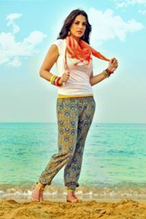 Dorra Zarrouk feet photo thumbnail