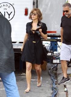 Jennifer Aniston feet photo thumbnail