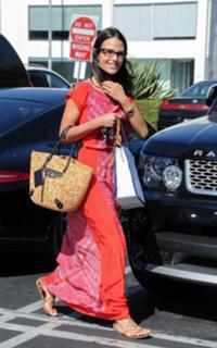 Jordana Brewster feet photo thumbnail