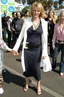 Virginia Madsen feet photo thumbnail