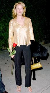 Virginia Madsen feet photo thumbnail