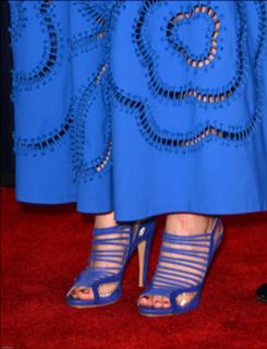 Kaley Cuoco feet photo thumbnail