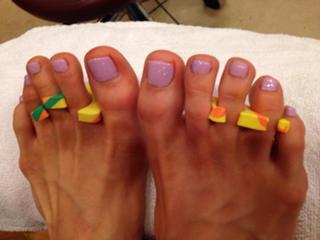 Emma Lovett feet photo thumbnail