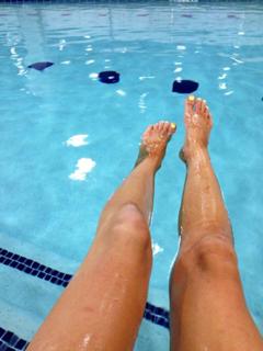 Emma Lovett feet photo thumbnail
