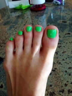 Emma Lovett feet photo thumbnail