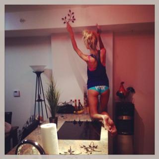 Emma Lovett feet photo thumbnail