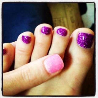 Emma Lovett feet photo thumbnail