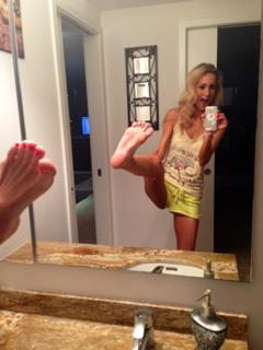 Emma Lovett feet photo thumbnail