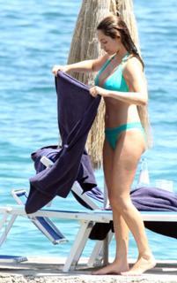 Kelly Brook feet photo thumbnail