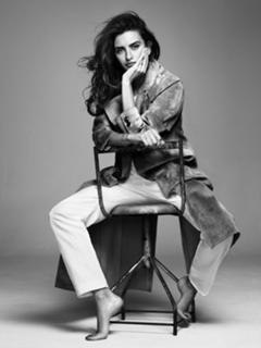 Penélope Cruz feet photo thumbnail