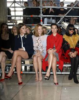 Léa Seydoux feet photo thumbnail