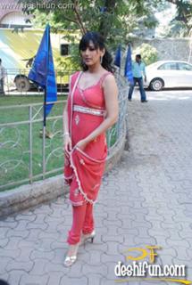 Sonali Bendre feet photo thumbnail