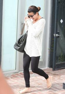 Lea Michele feet photo thumbnail