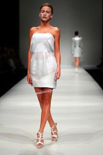 Serenay Sarikaya feet photo thumbnail