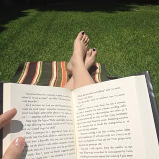 Alana Haim feet photo 3