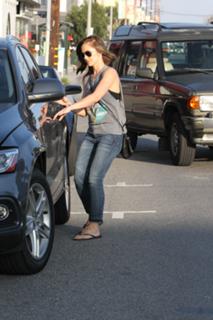 Minka Kelly feet photo thumbnail