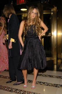 Riley Keough feet photo thumbnail