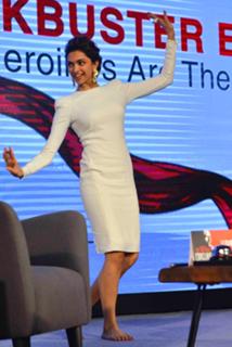 Deepika Padukone feet photo thumbnail